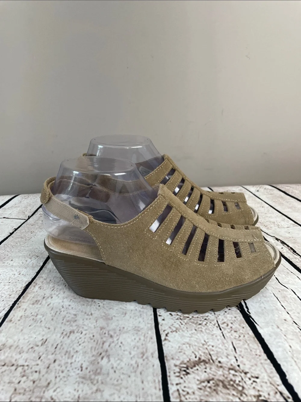 Skechers Memory Foam Parallel Trapezoid Women 7.5 Cutout Peep-Toe Wedge Sandals